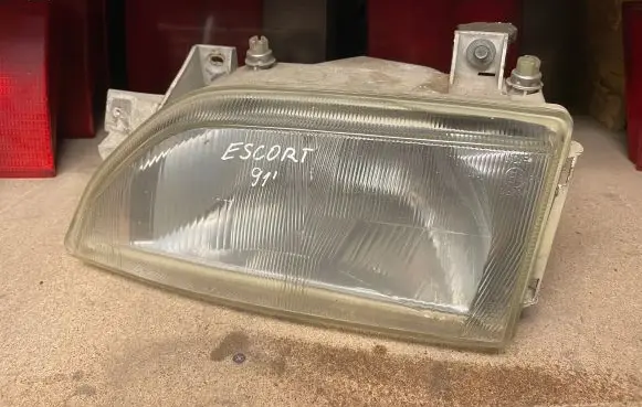 Ford Escort Headlight/headlamp