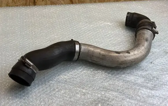 BMW 5 E39 Intercooler hose/pipe 2248622 11612248622