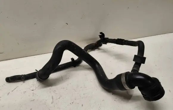 Volkswagen Touareg I Engine coolant pipe/hose 7L6122291F
