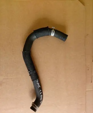 Nissan Juke I F15 Engine coolant pipe/hose