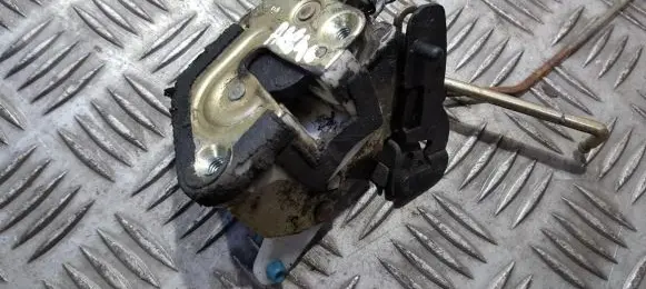 Hyundai Lantra II Rear door lock