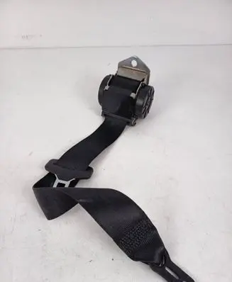 BMW 1 E82 E88 Rear seatbelt 607051100