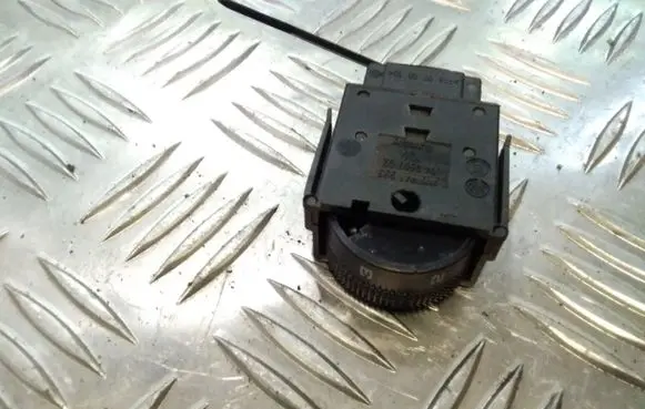 Volkswagen Transporter - Caravelle T4 Headlight level height control switch 703941333 04050702