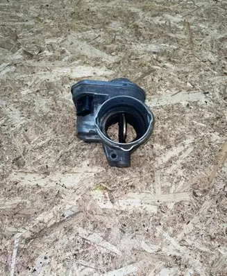 Volkswagen Golf IV Throttle valve 038128063M