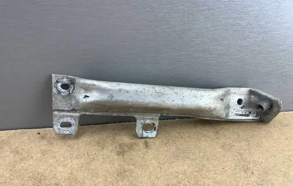 BMW 7 F01 F02 F03 F04 Front bumper shock/impact absorber 7158894 51117158894