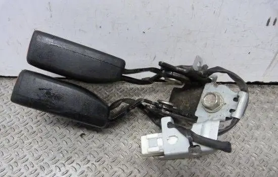 Mazda CX-5 II Middle seatbelt buckle (rear)