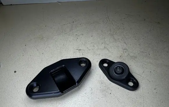 Volkswagen Caddy Sliding door lock loop/hook striker 2K0843667A 2K0843843