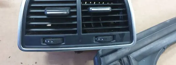 Audi A6 S6 C7 4G Rear air vent grill 4G0819203