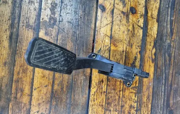 Ford Fiesta Accelerator throttle pedal 8V219F836AA C95YE01 6PV00951700