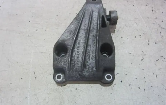BMW 5 F10 F11 Engine mounting bracket 6781257