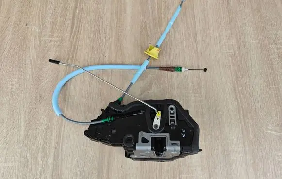 BMW 4 G22 G23 G24 G26 Rear door lock 7445046