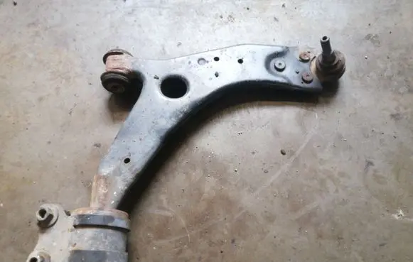 Ford C-MAX I Front lower control arm/wishbone 2260930243