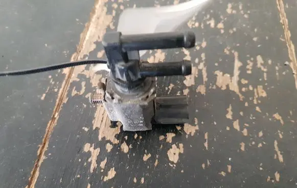 Suzuki Liana Turbo solenoid valve