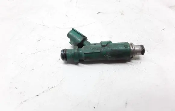 Toyota Yaris Fuel injector 2325021020