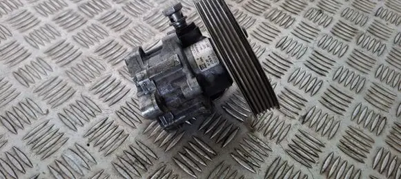 Volkswagen PASSAT B5.5 Power steering pump 8H0145155