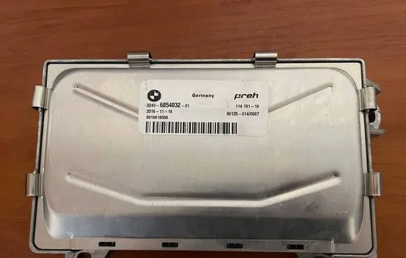 BMW 5 F10 F11 Steering rack control module 6854032
