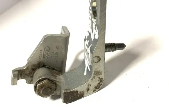 Ford Mondeo MK IV Rear door lower hinge A046675