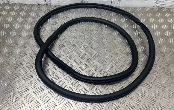 Audi A6 S6 C8 4K Front door rubber seal 4K0831721
