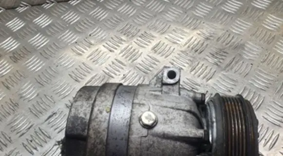 Renault Megane I Air conditioning (A/C) compressor (pump) 7700105765