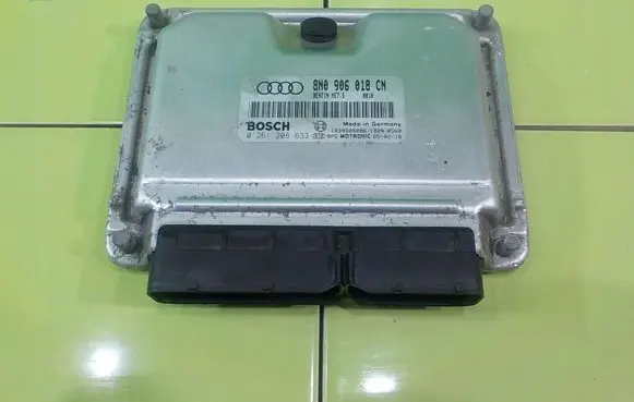 Audi TT Mk1 Engine control unit/module 0261208633