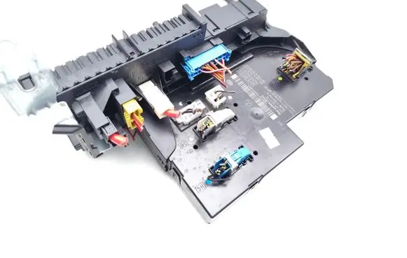 Mercedes-Benz E AMG W212 Fuse module 2129060505 2129012304 2129028502