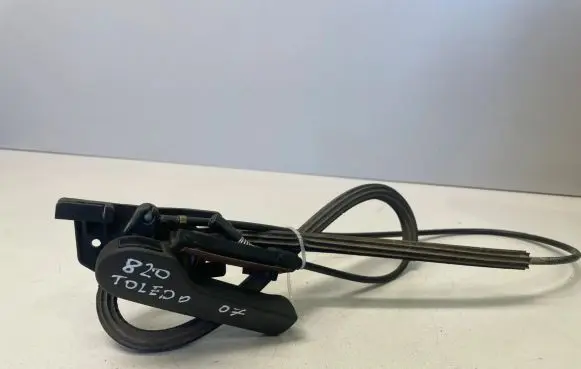 Seat Toledo III (5P) Engine bonnet (hood) release handle 1J1823633 1J1823533C