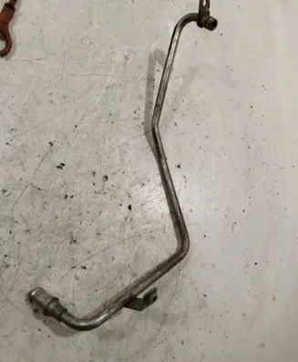 Volkswagen PASSAT B6 Engine coolant pipe/hose