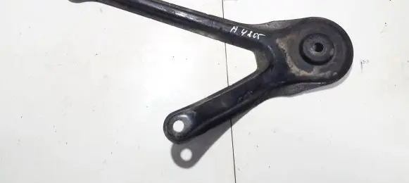 Toyota Avensis T250 Engine mounting bracket