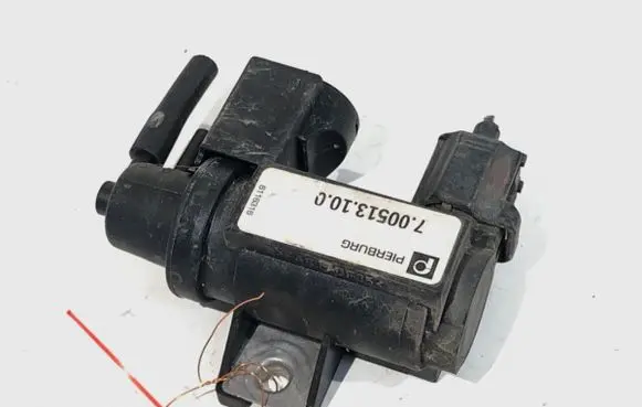 Toyota Corolla E120 E130 Fuel pressure regulator 700513100