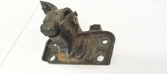 Engine mount bracket