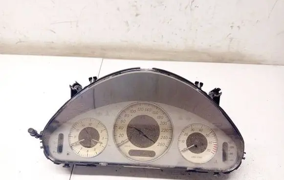 Mercedes-Benz E W211 Speedometer (instrument cluster) A2115409511