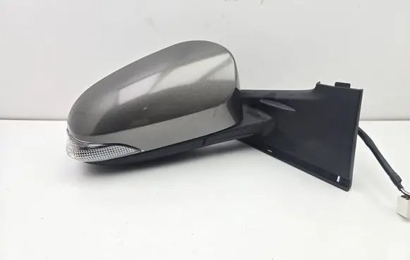 Toyota Yaris Front door electric wing mirror E8025614