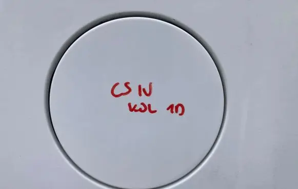 KIA Carens III Fuel tank cap