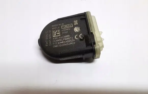 Ford Kuga II Tire pressure sensor 1A180
