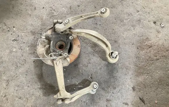 Audi Q5 SQ5 Front wheel hub spindle knuckle