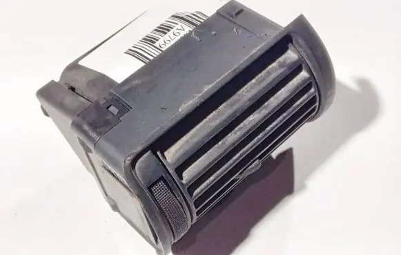 Audi A4 S4 B5 8D Dash center air vent grill 8d1820902b