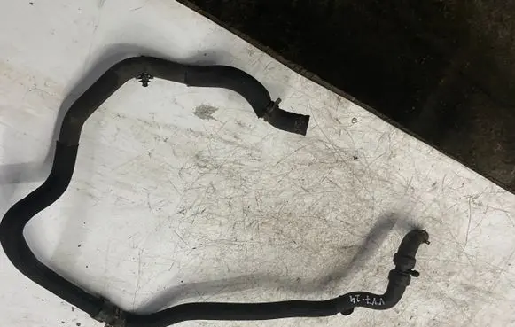 Opel Vivaro Engine coolant pipe/hose 924106155R