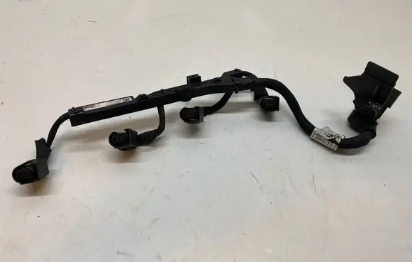 Toyota RAV 4 (XA40) Fuel injector wires 3465477 8591884