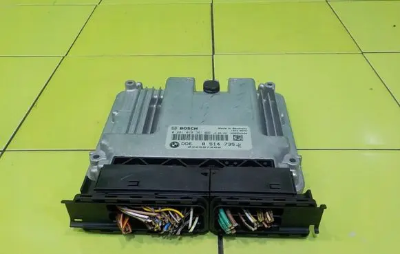BMW 1 F20 F21 Engine control unit/module 8514735