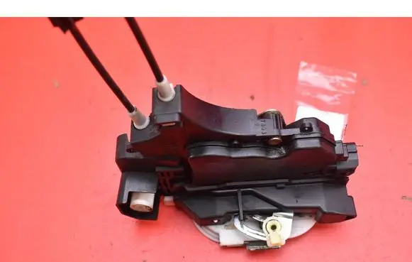 Mitsubishi Colt CZ3 Front door lock 