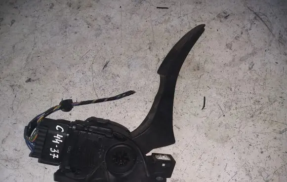 Volvo XC60 Accelerator throttle pedal 31329060