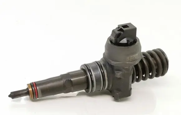Volkswagen Golf V Fuel injector 038130073BQ 0414720312