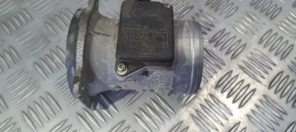 Audi A4 S4 B5 8D Mass air flow meter 037906461B AFH60-10A