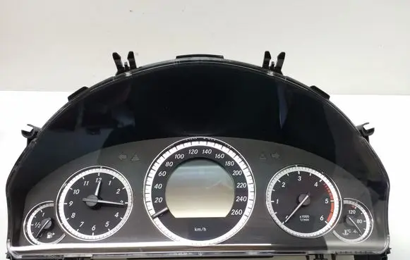 Speedometer (instrument cluster)