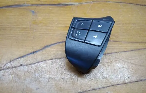 Volvo V50 Multifunctional control switch/knob 30739641