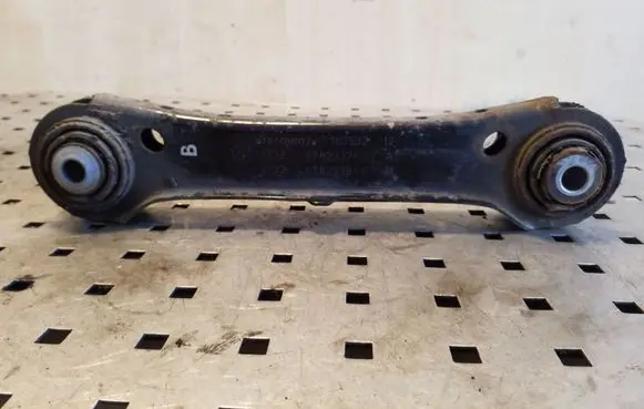 BMW X1 E84 Rear control arm 33326782238 33326782237