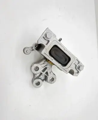 Chrysler Pacifica Engine mount bracket P68224742AD D014120818 68224742AD