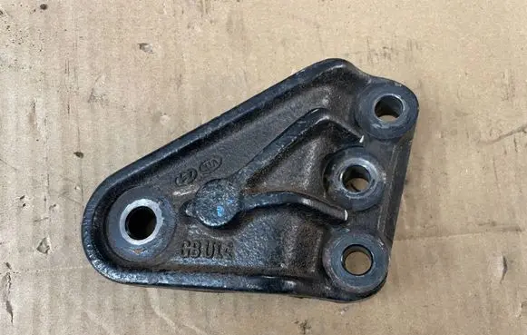 Hyundai i20 (GB IB) Engine mounting bracket
