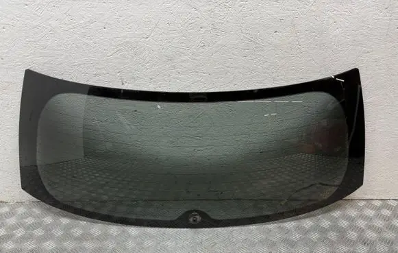 Toyota Avensis T250 Rear windscreen/windshield window 6813105120 8218605080A