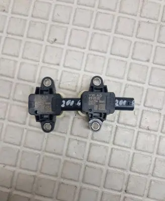 Audi A8 S8 D4 4H Airbag deployment crash/impact sensor 4H0955557